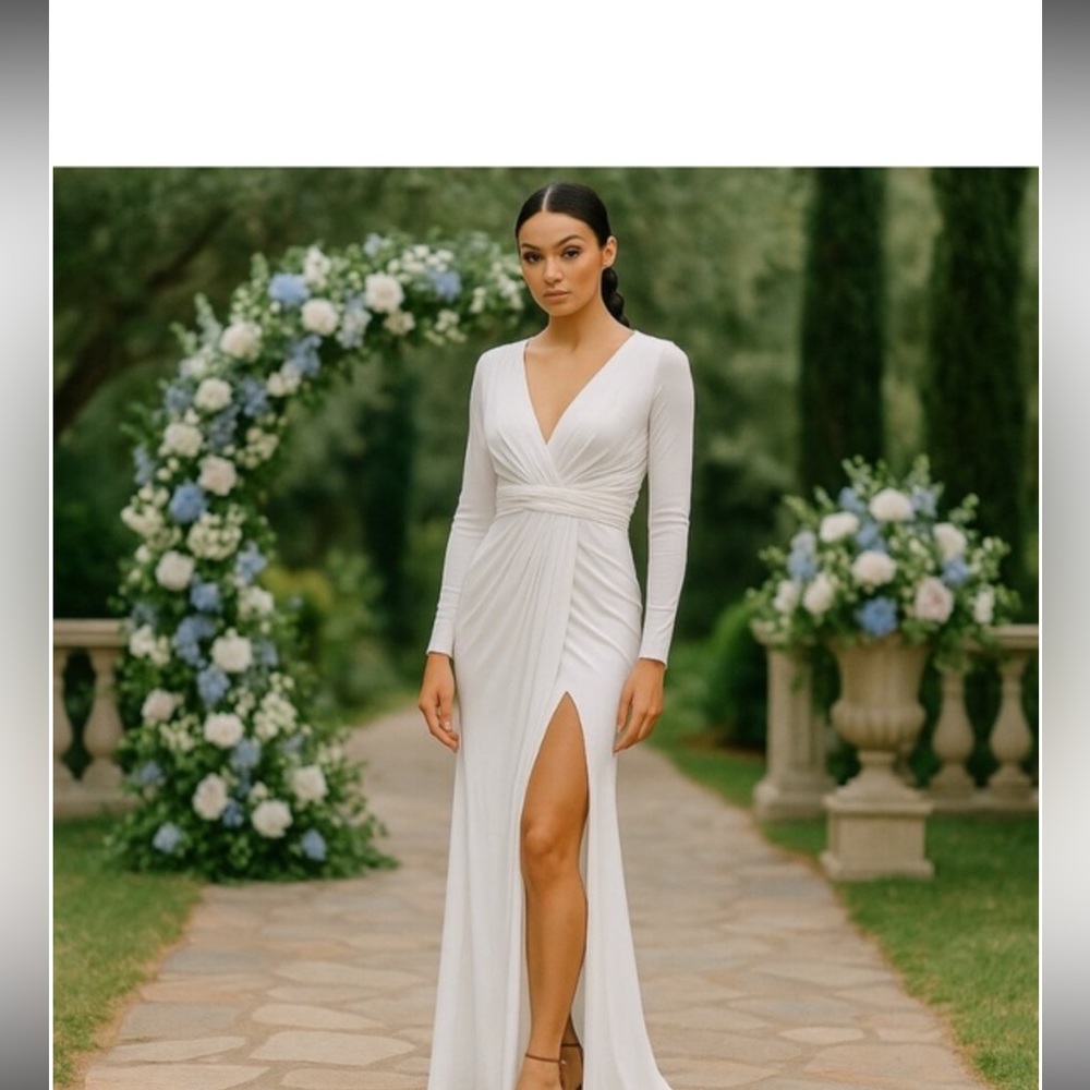 IEENA FOR MAC DUGGAL White Long sleeve Evening gown Dress 26554 size 2